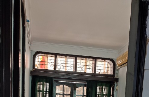 Cho thuê nhà nguyên căn Đại La, chỉ 8.5 triệu, 2.5 tầng, 33m², 3 ngủ, 2WC Full nội thất - ở GĐ